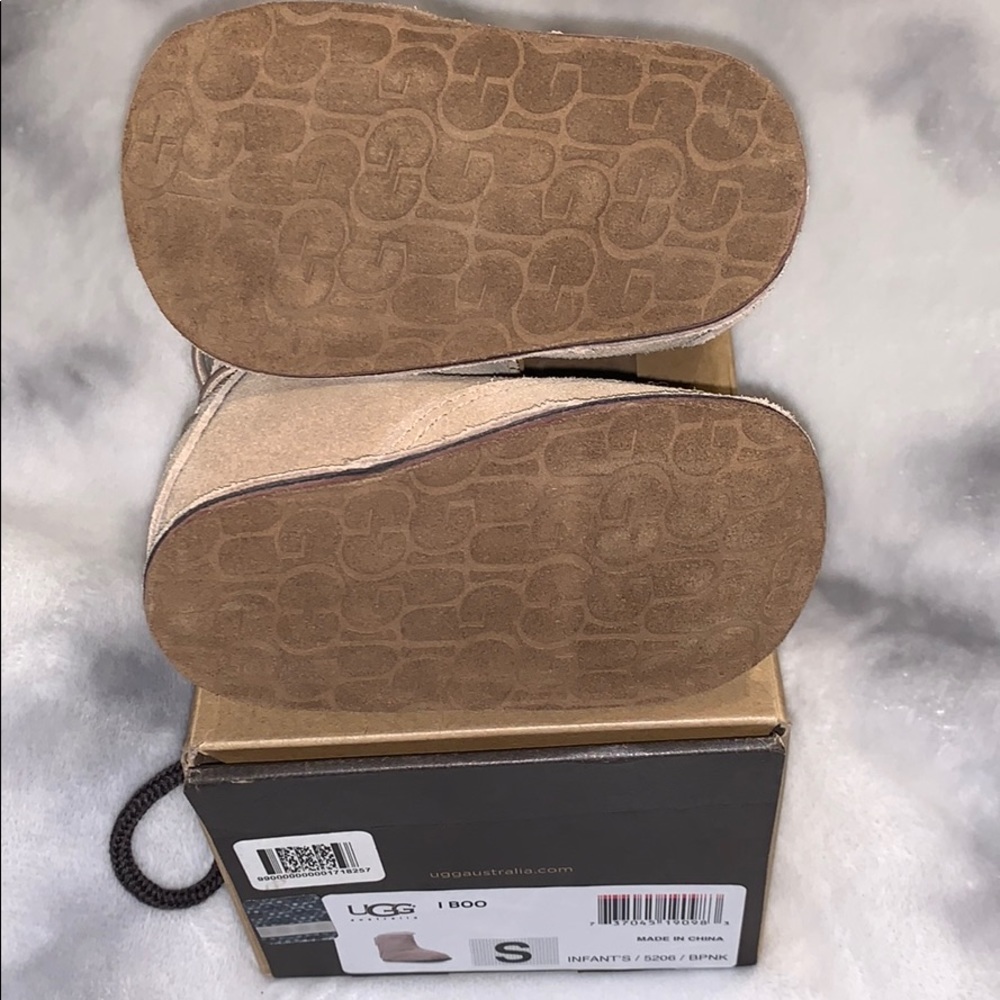 UGG - Picture 5 of 9